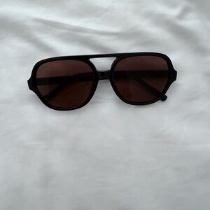 Stylish Black Aviator Sunglasses